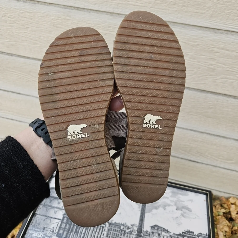 Sorel Ella cross-strap sandals taupe size 6